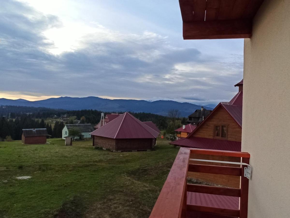 У Павла Hotel Iablunîțea Exterior foto